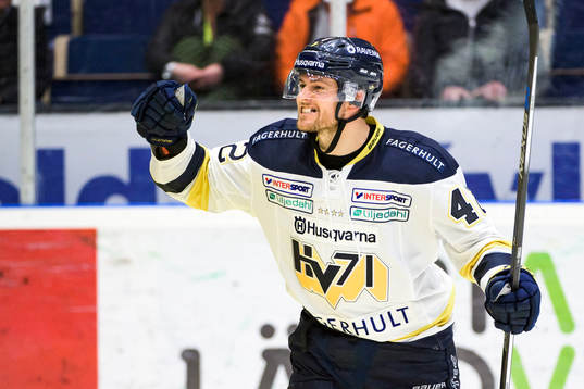 s Dylan Reese jublar