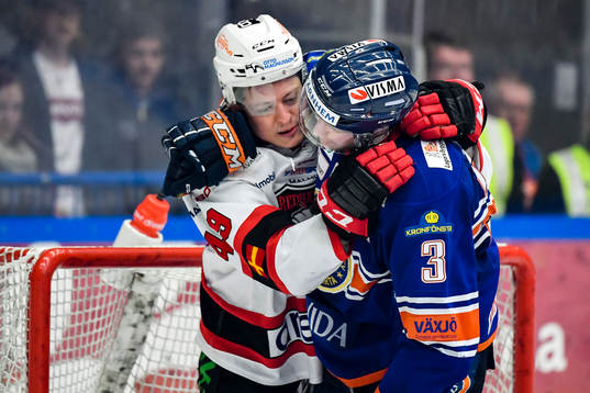 Malmö Redhawks Rhett Rakhshani och Växjös Oliver Bohm