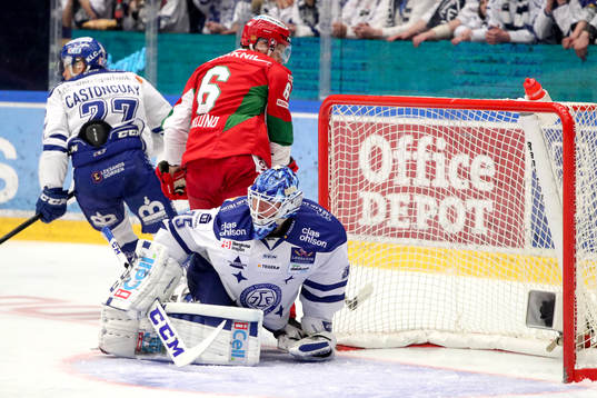 Moras Christoffer Björklund och Leksands Eric Castonguay
