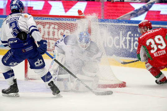 l+e+Daniel Bertov och målvakt Atte Engren och Moras Jacob