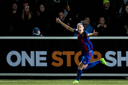 Barcelonas Leila Ouahabi jublar