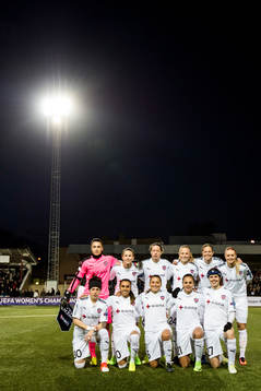Rosengårds startelva ställer upp för en lagbild, övre raden från vänster målvakt Zecira Musovic, Emma Berglund, Lina Nilsson, Ebba Wieder, Lotta Schelin och Amanda Ilestedt. Nedre raden från vänster Ella Masar, Marta Viera Da Silva, Alexandra Lowe Riley, Lieke Martens och Sofie Junge Pedersen