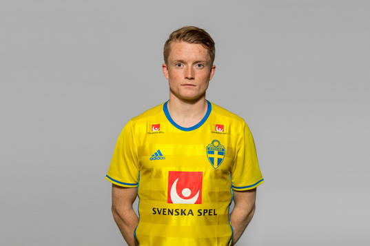  Bildens bakgrund är förlängd genom digital retusch.