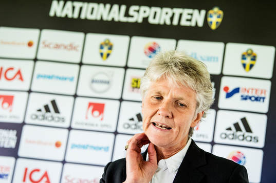 Förbundskaptenen för svenska damfotbollslandslaget, Pia