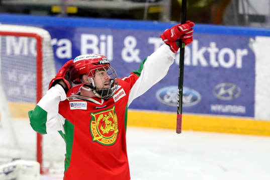 Moras Oskar Svanlund jublar