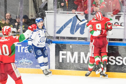 Moras Oskar Svanlund och Kevin Gagné jublar