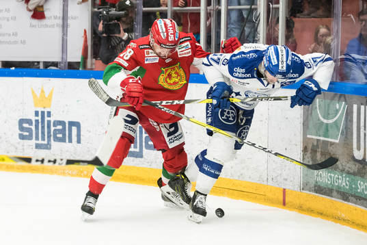 Moras Emil Aronsson och Leksands Jesper Ollas  i