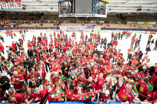 Mora supportrarna jublar