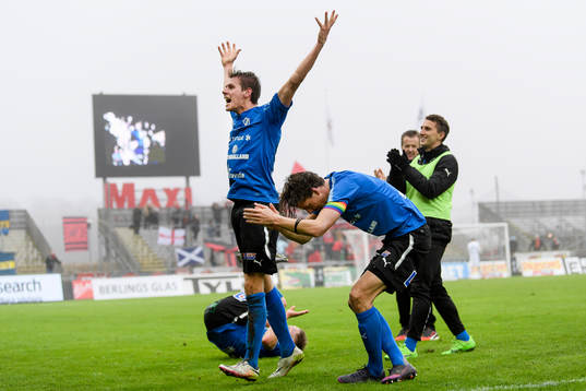 Halmstads spelare jublar