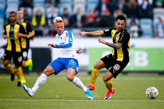 Norrköpings Nicklas Bärkroth och Hammarbys Jiloan Hamad