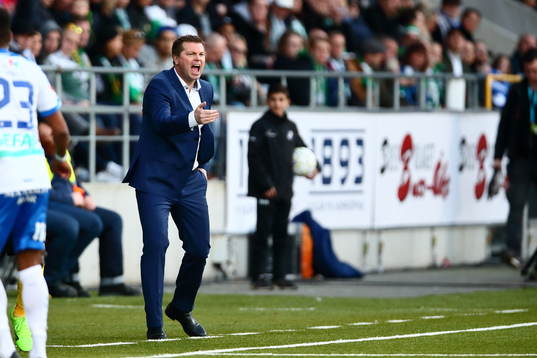 Norrköpings tränare Jens Gustafsson reagerar