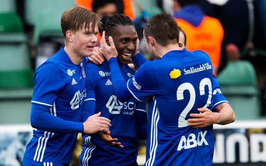 Sundsvalls Eric Björkander, Peter Wilson och Smajl Suljevic jublar