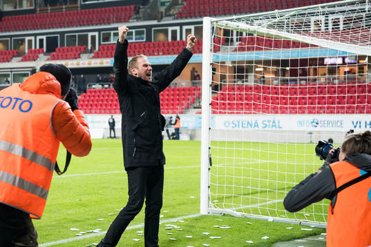 Elfsborgs manager Magnus Haglund jublar