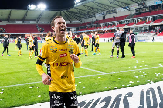 Elfsborgs Anders Randrup tackar supportrarna