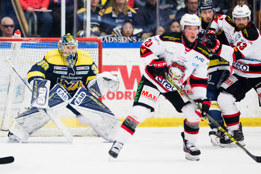 s målvakt Linus Söderström