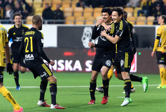 s Jesper Nyholm och Stefan Ishizaki jublar