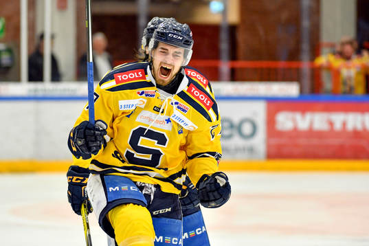 Södertäljes Felix Maegaard-Scheel jublar