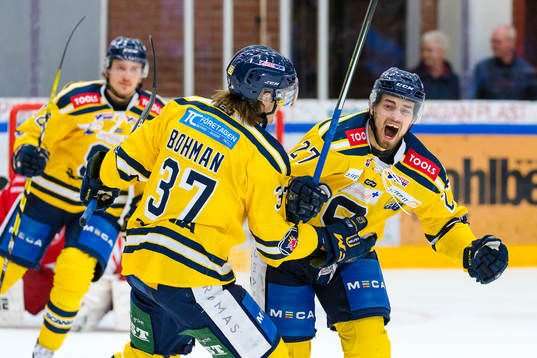 Södertäljes Felix Maegaard-Scheel jublar