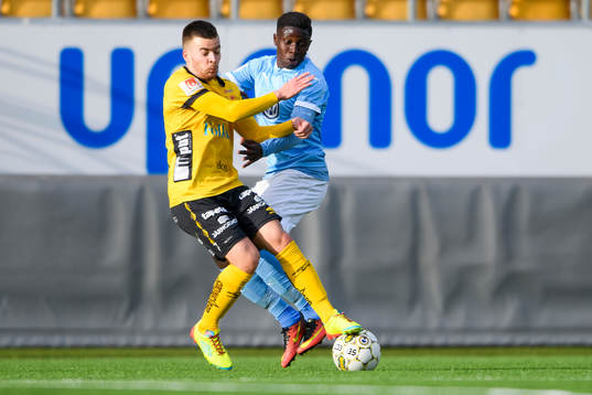 Elfsborgs Oscar Iglicar Berntsson och Malmö FFs Pa Konate