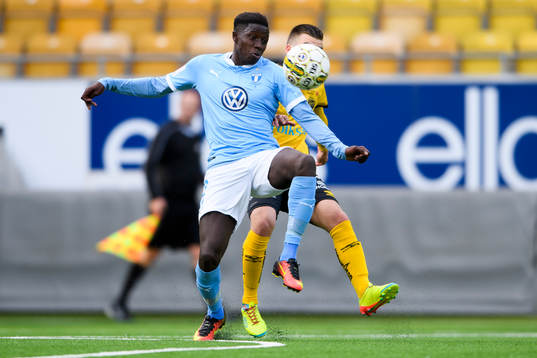 Malmö FFs Pa Konate och Elfsborgs Oscar Iglicar Berntsson