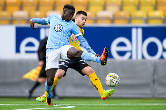 Malmö FFs Pa Konate och Elfsborgs Oscar Iglicar Berntsson