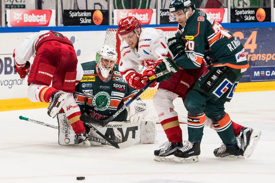 Trojas Stefan Söder och Tor Immo mot Kristianstads målvakt Joel Gistedt och Acke Ringström