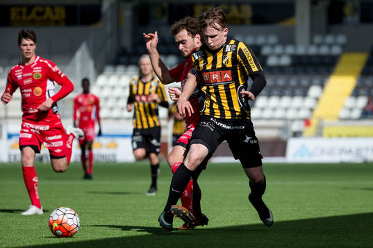 Häckens Theo Kornbakk mot Elfsborgs Adrian Zeka