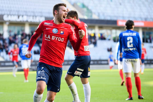 Örgrytes Daniel Sliper jublar