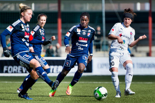 Kvarnsvedens Tabitha Chawinga och Rosengårds Ella Masar