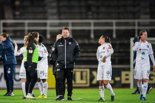 Rosengårds tränare Jack Majgaard Jensen jublar