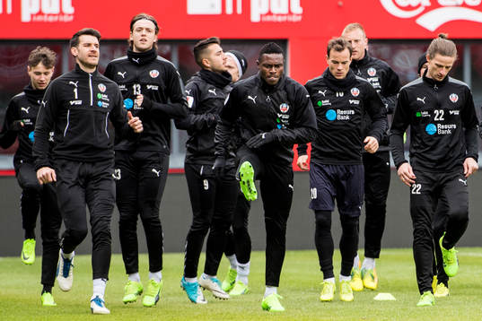 Målvakt Matt Pyzdrowski, Alexander Achinioti-Jönsson, Oke