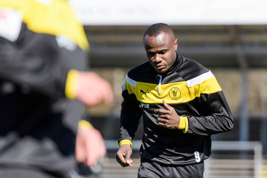 Frejs Nsima Peter före fotbollsmatchen i Superettan mellan