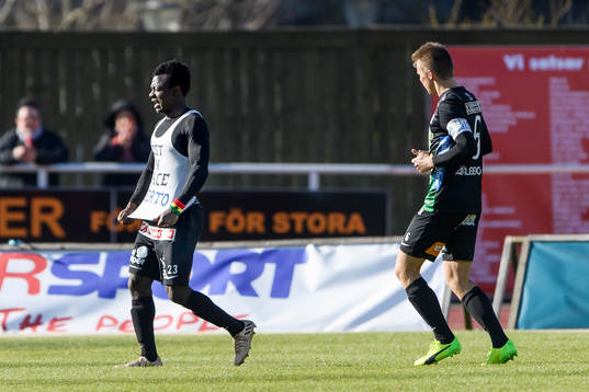Varbergs Thomas Boakye jublar efter 2-0