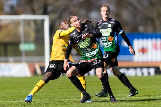 Frejs Nsima Peter och Varbergs Eric Nilsson