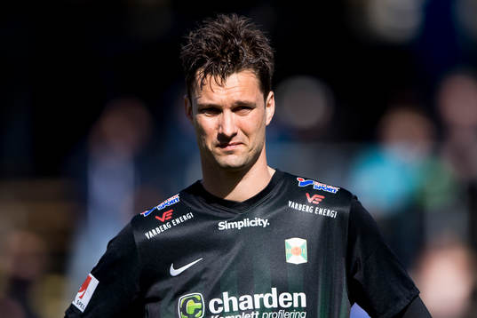 Varbergs Peter Nyström före fotbollsmatchen i Superettan