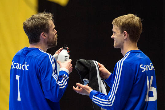 Sävehofs målvakt Per Sandström och målvakt Anton Hagvall