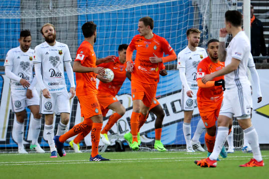 AFC Eskilstunas Simon Alexandersson jublar efter 1-3