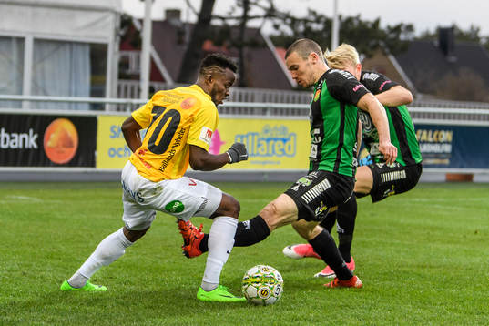 Falkenbergs Richard Donkor och GAIS James Sinclair