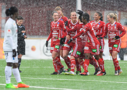 Piteås Julia Karlenäs (m) jublar