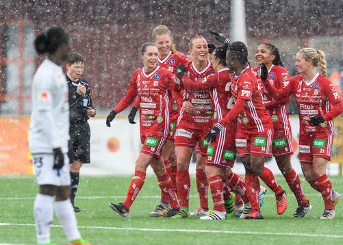 Piteås Julia Karlenäs (m) jublar