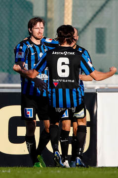 Sirius Jesper Arvidsson och Johan Eiswohld  jublar efter 1-1