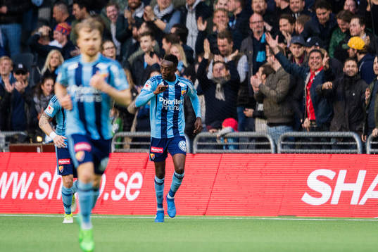 Djurgårdens spelare jublar efter att Philana Tinotenda Kadewere gjort 3-3 