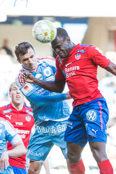 Degerfors Shpetim Hasani och Helsingborgs Oke Akpoveta