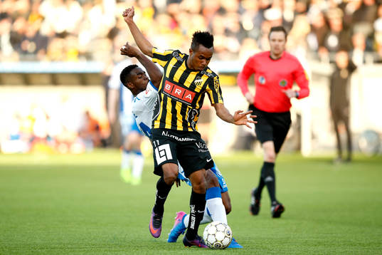 IFK Göteborgs Abdul Razak och Häckens Nasiru Mohammed
