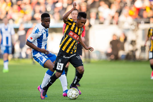 Häckens Nasiru Mohammed mot IFK Göteborgs Abdul Razak