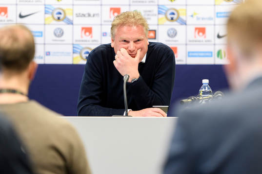 IFK Göteborgs tränare Jörgen Lennartsson på en