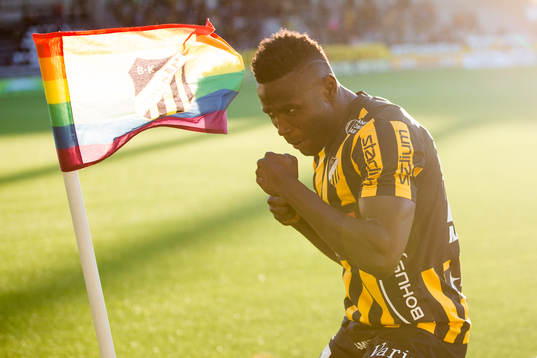 Häckens Alhassan Kamara jublar och firar sitt 2-1 mål på straff