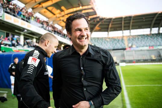 GAIS tränare Benjamin Westman jublar