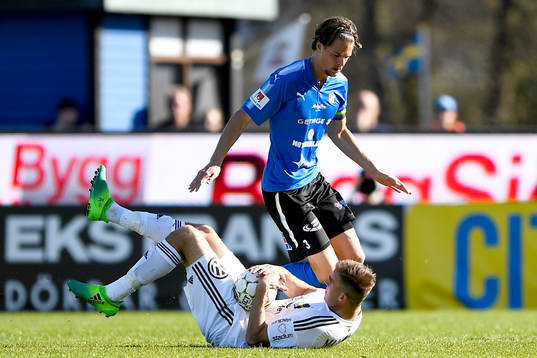 s Eero Markkanen och Halmstads Fredrik Liverstam