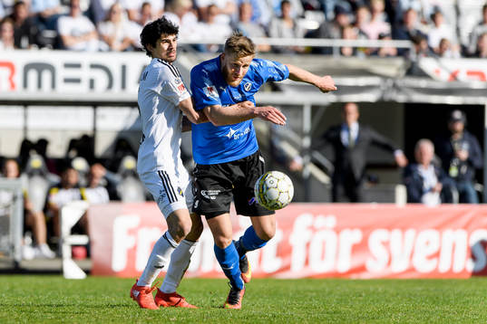 s Jesper Nyholm och Halmstads Alexander Ruud Tveter